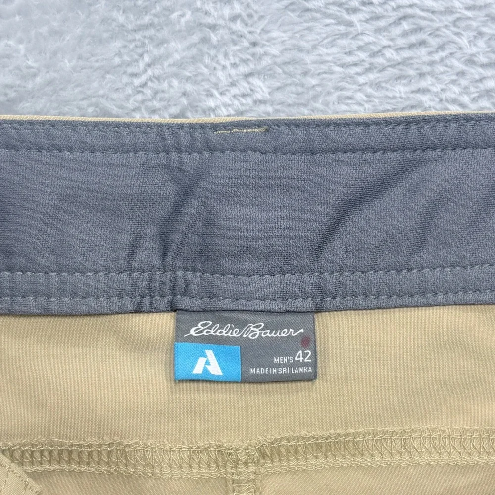 Eddie Bauer First Ascent Guide Shorts Mens 42 Tan Nylon Spandex Stretch Hiking